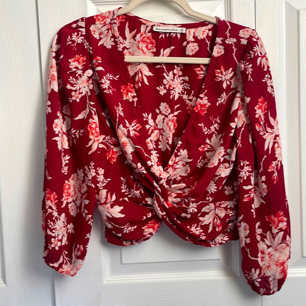 Abercrombie and Fitch v neck flower top